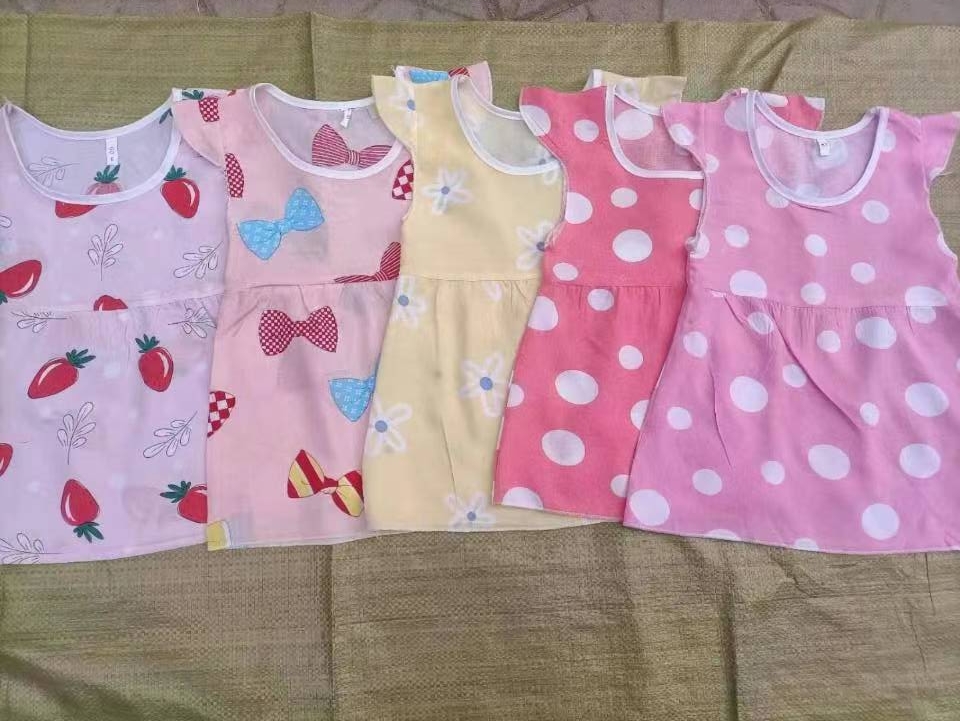 服装低价尾货-10000条人棉小童连衣裙处理4.2元